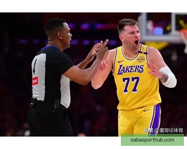 雷迪克：对阵雷霆锻炼季后赛心态斯马特预计周一复出